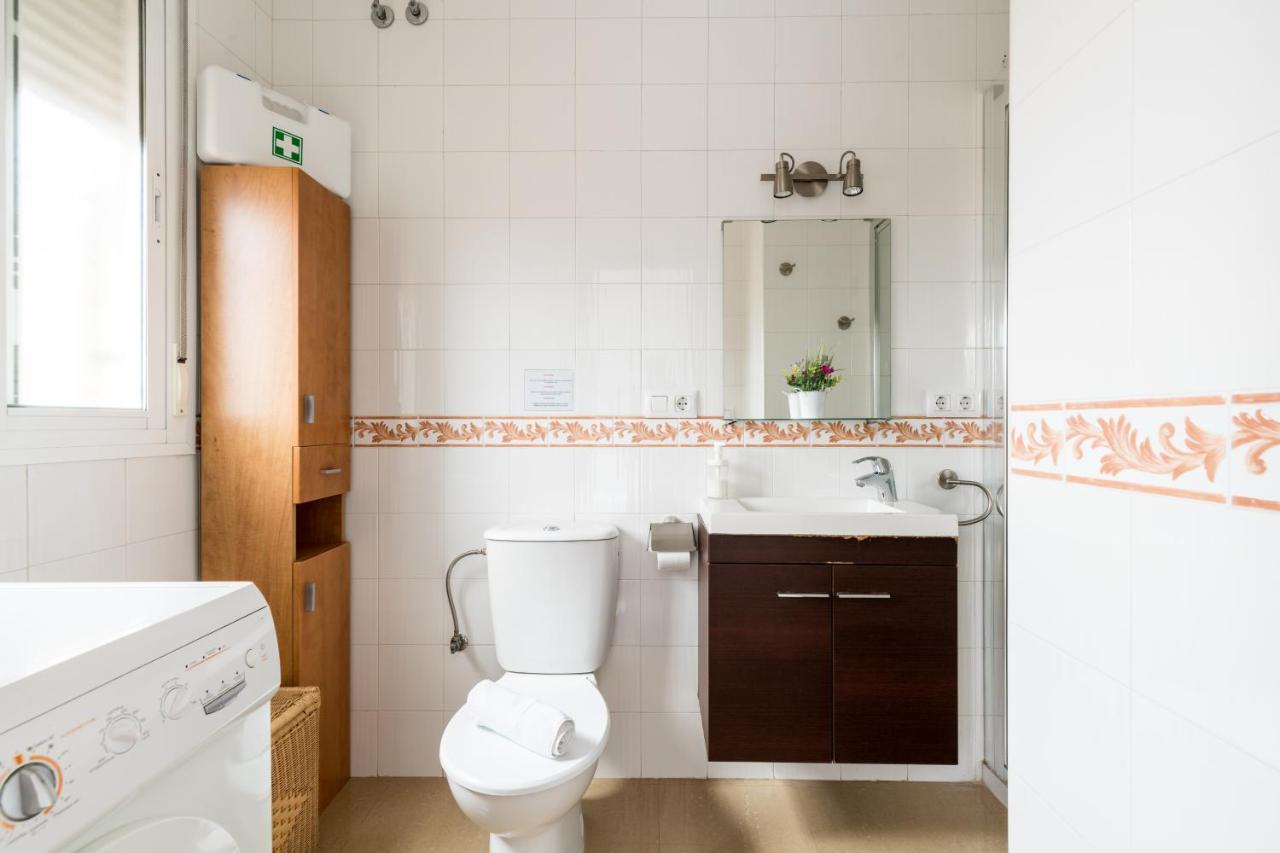 Holi-Rent Apartamento Resitur Seville Exterior photo