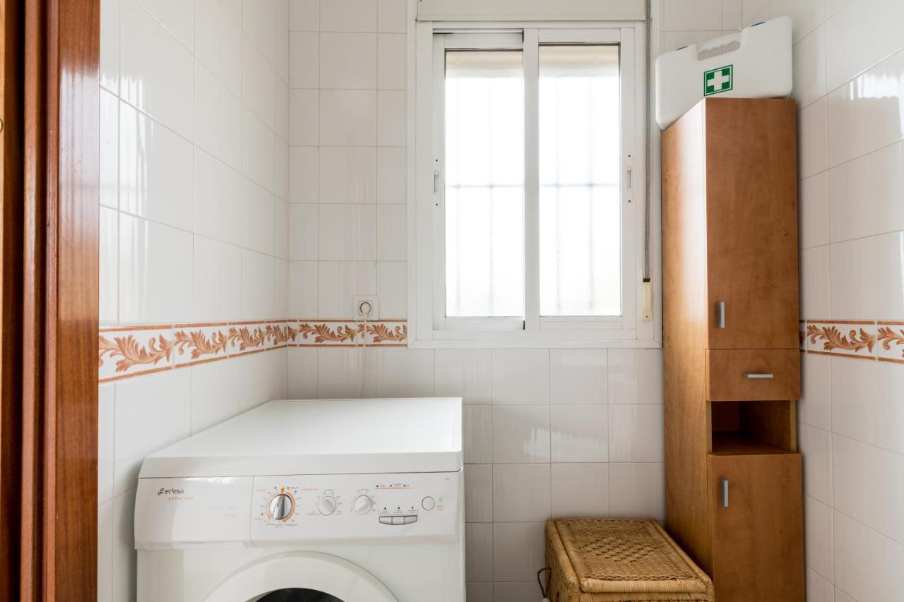 Holi-Rent Apartamento Resitur Seville Exterior photo