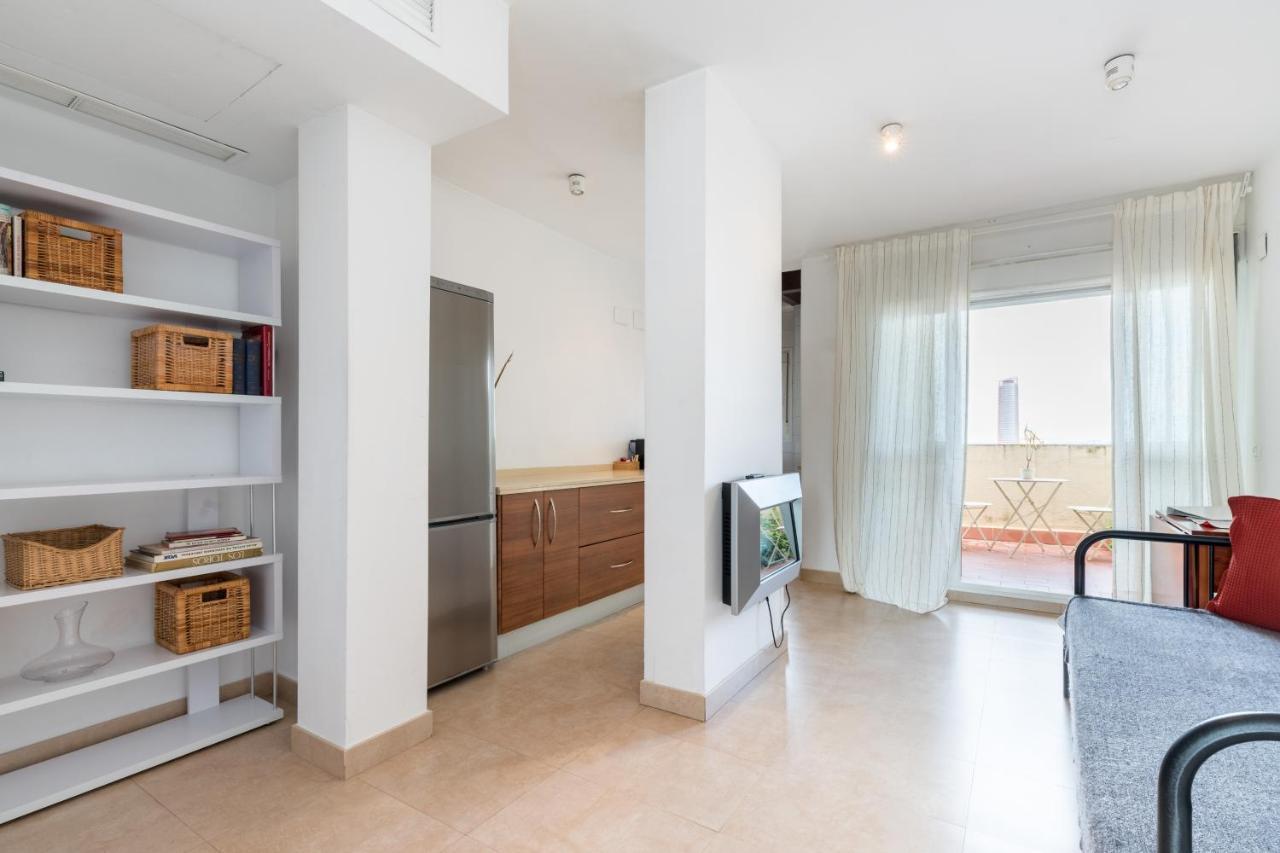 Holi-Rent Apartamento Resitur Seville Exterior photo